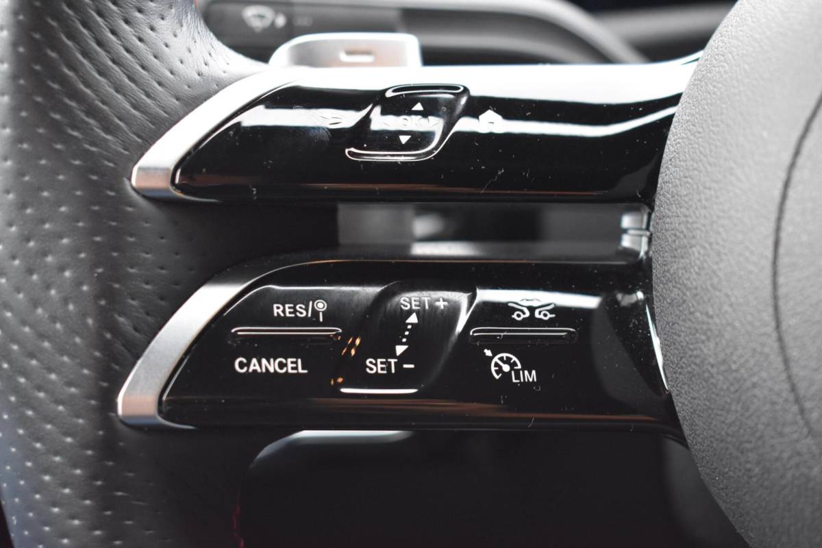 Mercedes-Benz CLA Mercedes CLA-klasse 180 AMG Line | Sfeerverlichting | Camera | Stoelverwarming |
