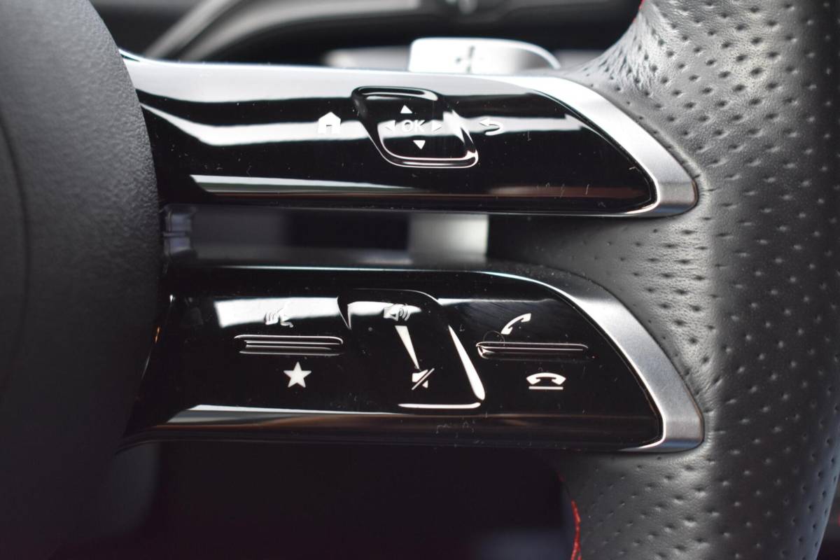 Mercedes-Benz CLA Mercedes CLA-klasse 180 AMG Line | Sfeerverlichting | Camera | Stoelverwarming |