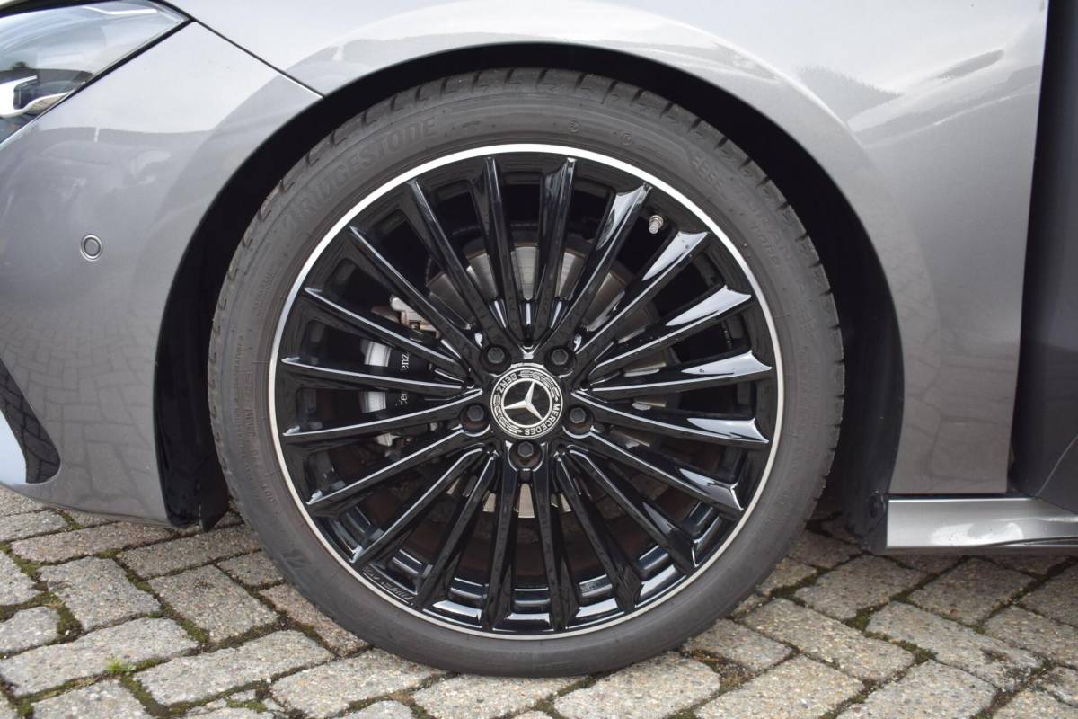 Mercedes-Benz CLA Mercedes CLA-klasse 180 AMG Line | Sfeerverlichting | Camera | Stoelverwarming |