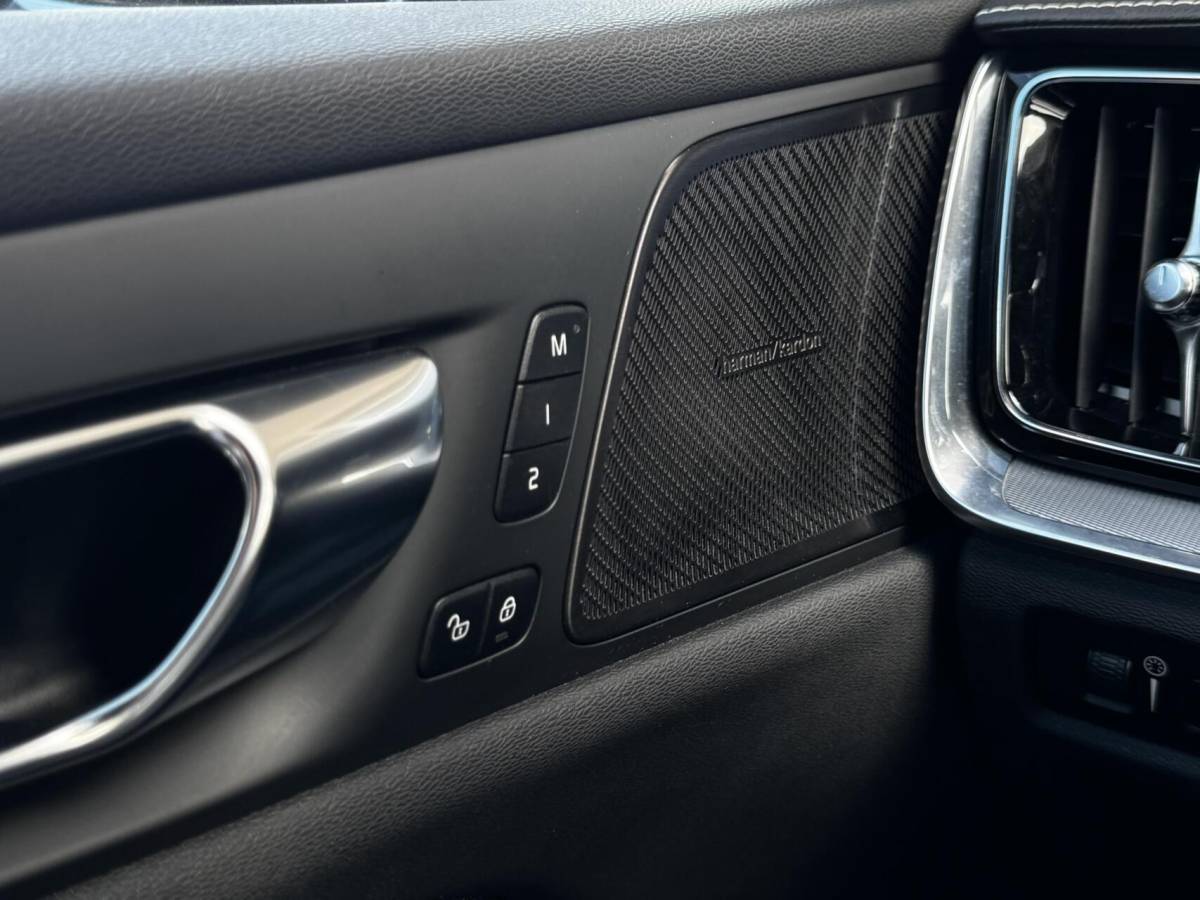 Volvo V60 Volvo V60 2.0T6 Recharge AWD R-Design|Memory|ACC|H&K|Carplay