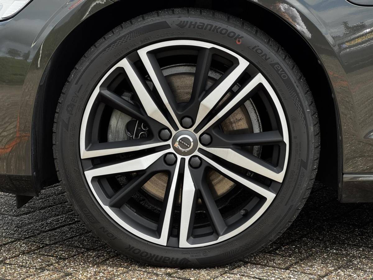 Volvo V60 Volvo V60 2.0T6 Recharge AWD R-Design|Memory|ACC|H&K|Carplay
