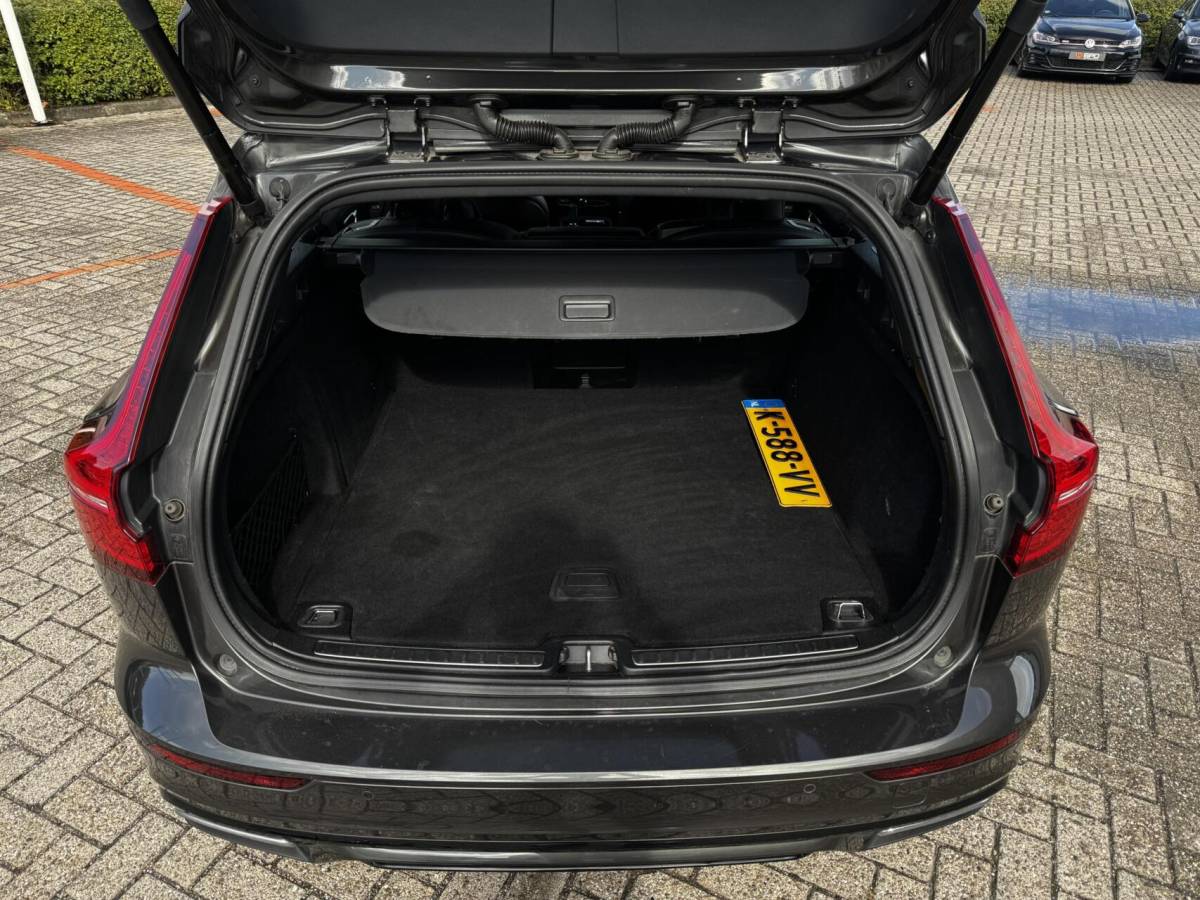 Volvo V60 Volvo V60 2.0T6 Recharge AWD R-Design|Memory|ACC|H&K|Carplay