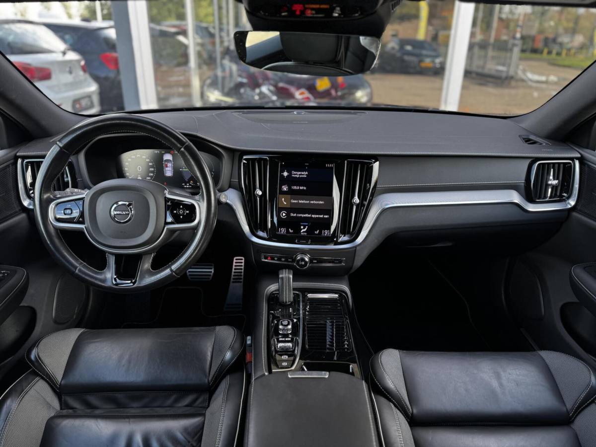 Volvo V60 Volvo V60 2.0T6 Recharge AWD R-Design|Memory|ACC|H&K|Carplay