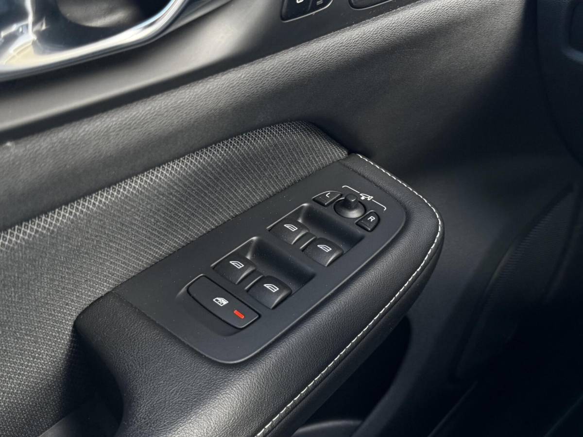 Volvo V60 Volvo V60 2.0T6 Recharge AWD R-Design|Memory|ACC|H&K|Carplay