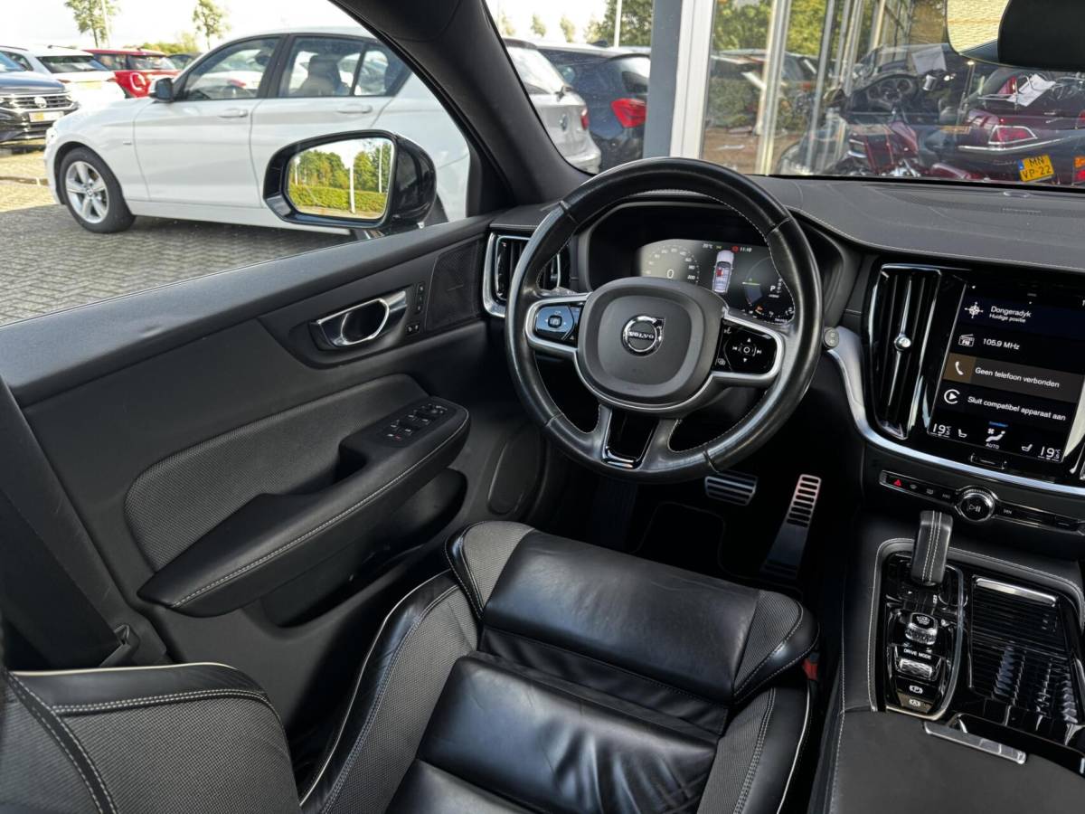 Volvo V60 Volvo V60 2.0T6 Recharge AWD R-Design|Memory|ACC|H&K|Carplay