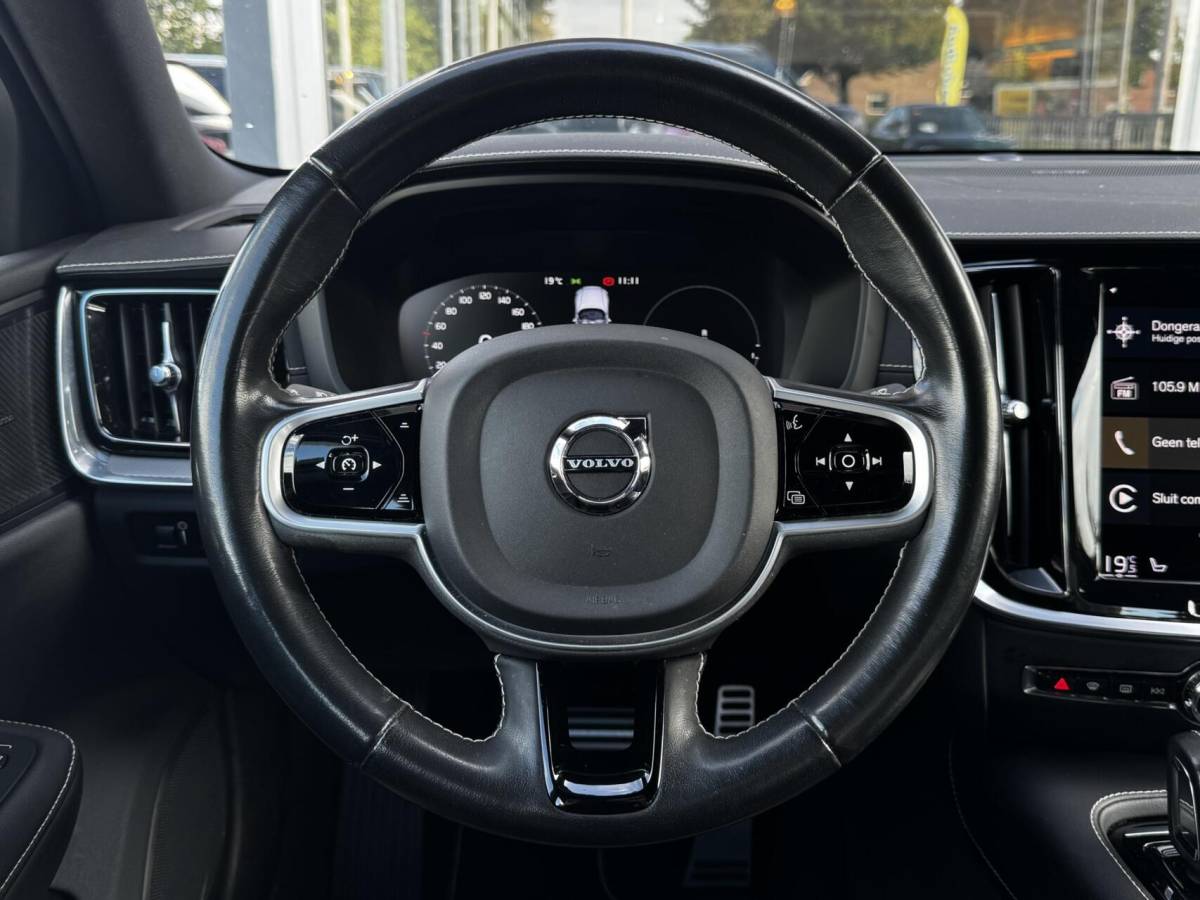 Volvo V60 Volvo V60 2.0T6 Recharge AWD R-Design|Memory|ACC|H&K|Carplay