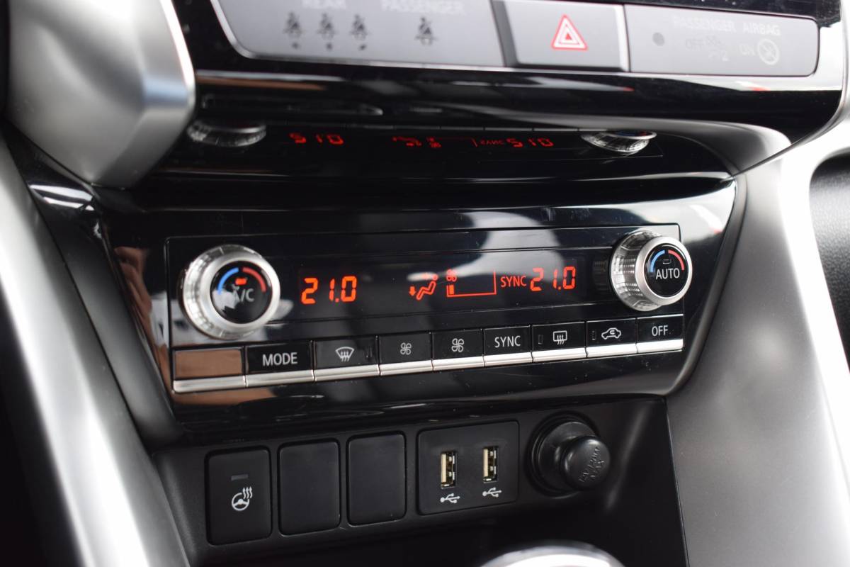 Mitsubishi Eclipse Cross Mitsubishi Eclipse Cross 2.4 PHEV Intense | Leer | HUD | 360 Cam. | Stuur- en Stoelverwarming