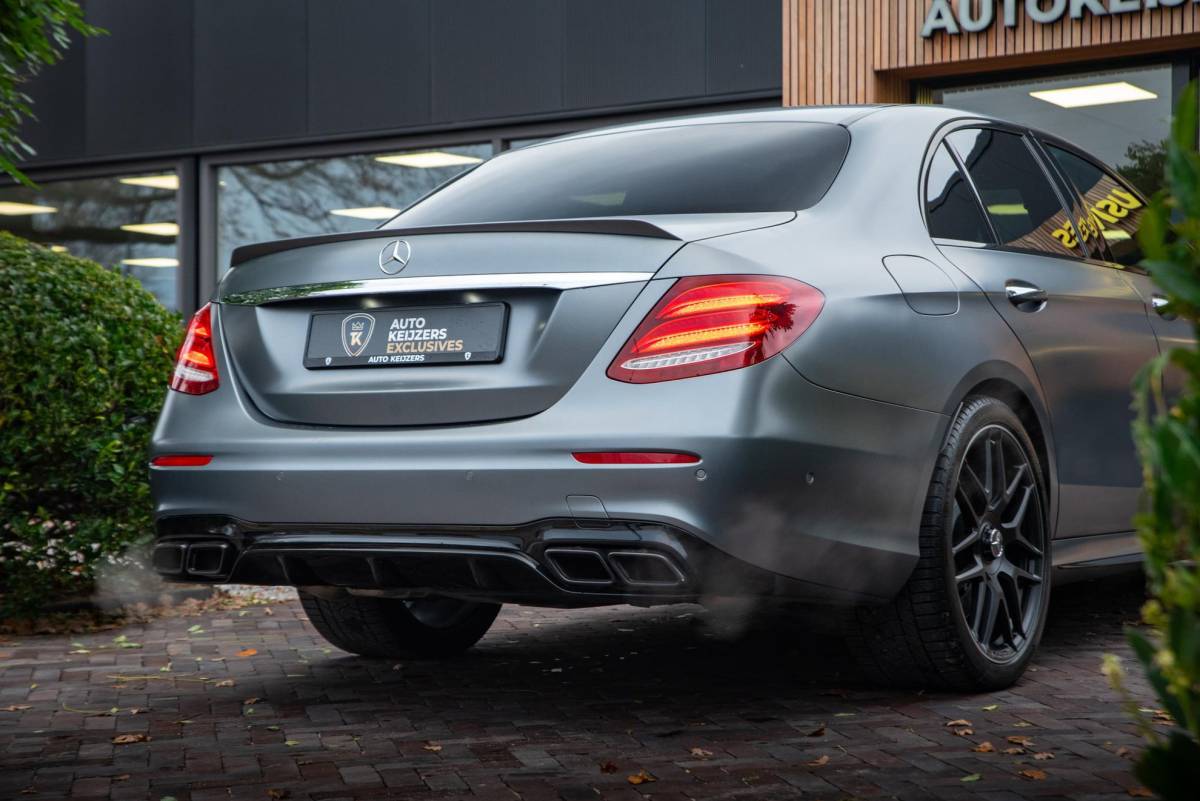 Mercedes-Benz E-Klasse Mercedes-Benz E-klasse AMG 63 4MATIC Premium Plus Schuifdak HUD Stoelvent. 360camera Burmester Memory Stoelventil.
