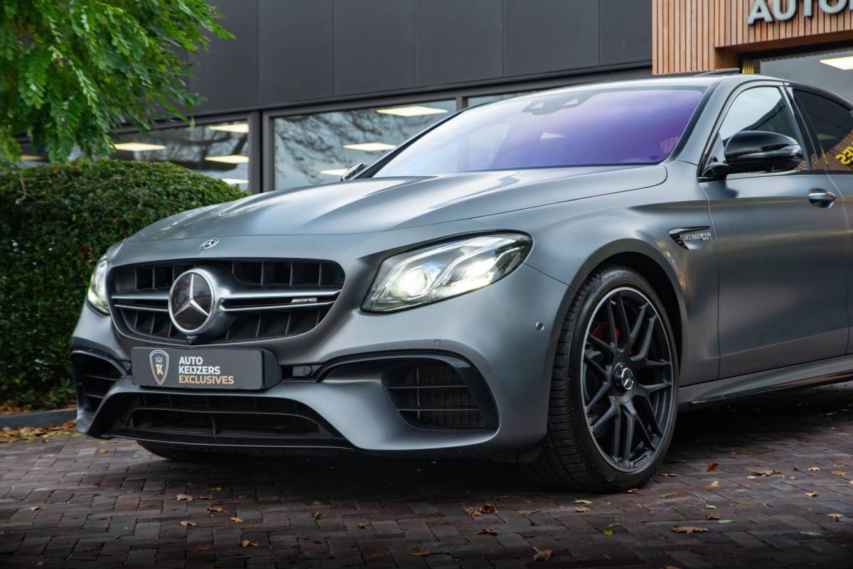 Mercedes-Benz E-Klasse Mercedes-Benz E-klasse AMG 63 4MATIC Premium Plus Schuifdak HUD Stoelvent. 360camera Burmester Memory Stoelventil.