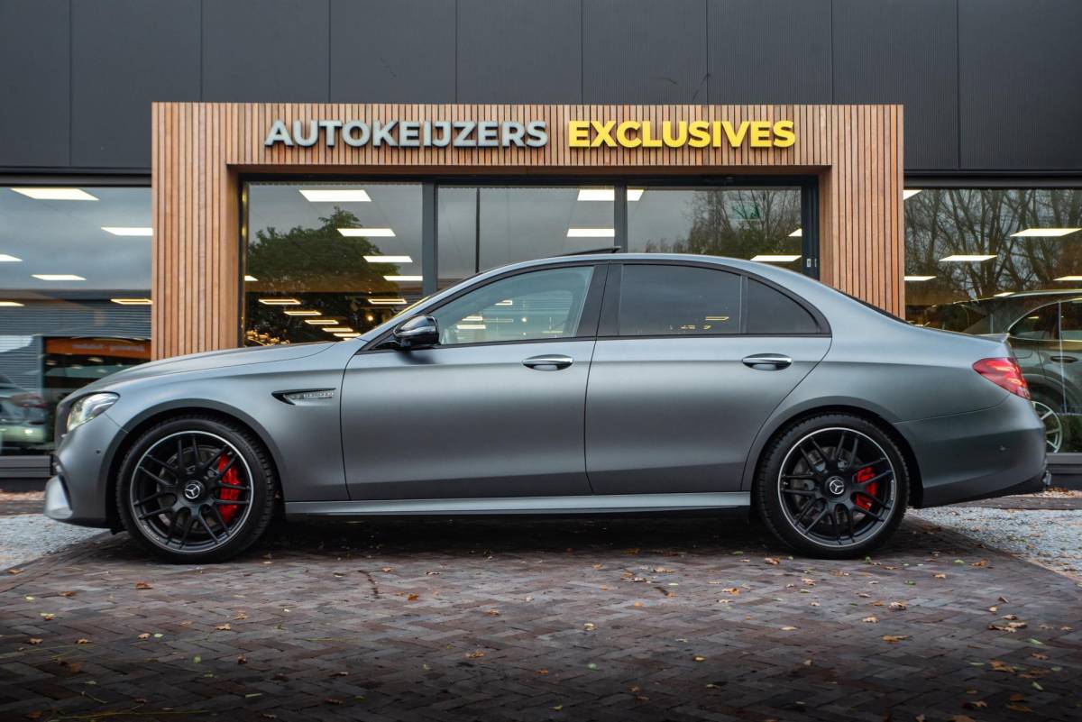 Mercedes-Benz E-Klasse Mercedes-Benz E-klasse AMG 63 4MATIC Premium Plus Schuifdak HUD Stoelvent. 360camera Burmester Memory Stoelventil.
