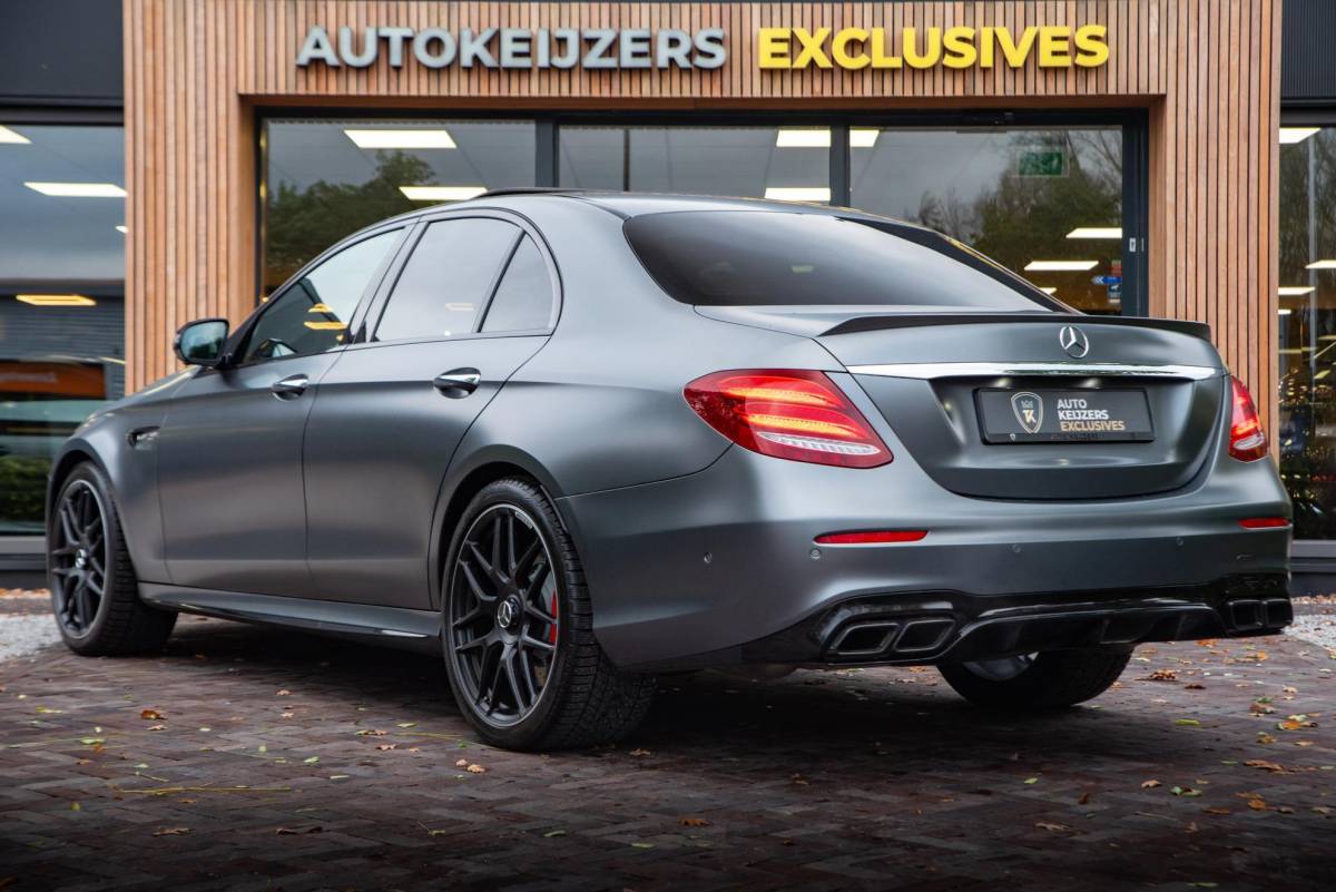 Mercedes-Benz E-Klasse Mercedes-Benz E-klasse AMG 63 4MATIC Premium Plus Schuifdak HUD Stoelvent. 360camera Burmester Memory Stoelventil.