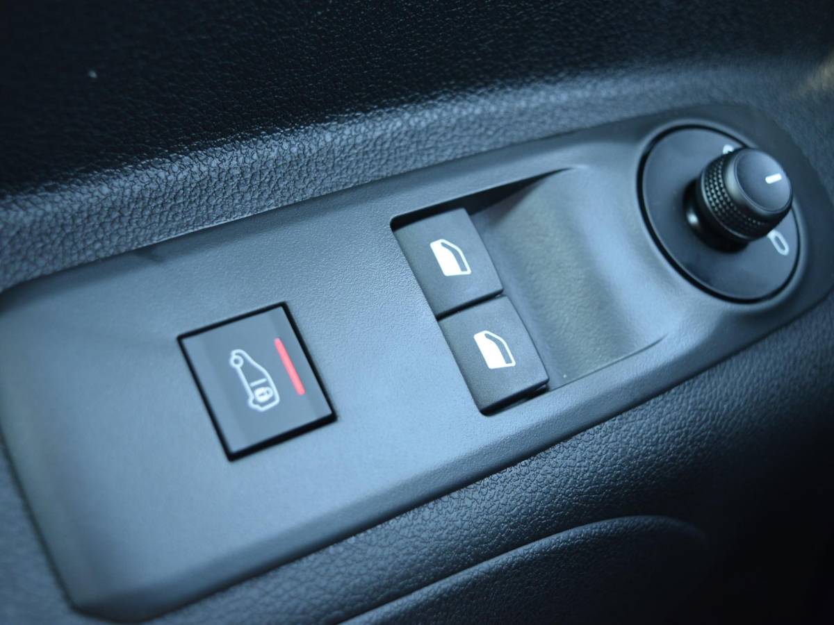 Opel Combo-e Opel Combo Electric 136 L2 50kWh l Camera l Apple Carplay/Android Auto l Betimmering