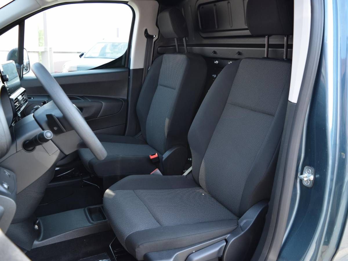 Opel Combo-e Opel Combo Electric 136 L2 50kWh l Camera l Apple Carplay/Android Auto l Betimmering