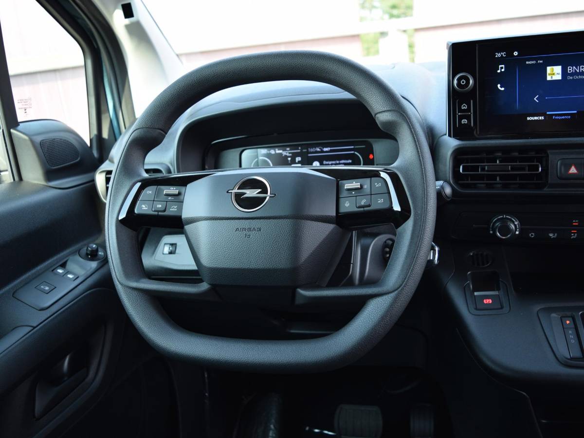 Opel Combo-e Opel Combo Electric 136 L2 50kWh l Camera l Apple Carplay/Android Auto l Betimmering