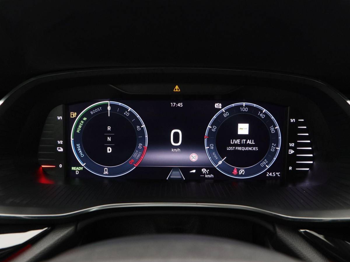 Škoda Octavia Skoda Octavia Combi 1.4 TSI iV 204 Pk PHEV Sportline Business | Panoramadak | Adaptive Cruise | 17 Inch | Sportstoelen | Privacy Glass | Stoelverwarming | 89.640 Km!!