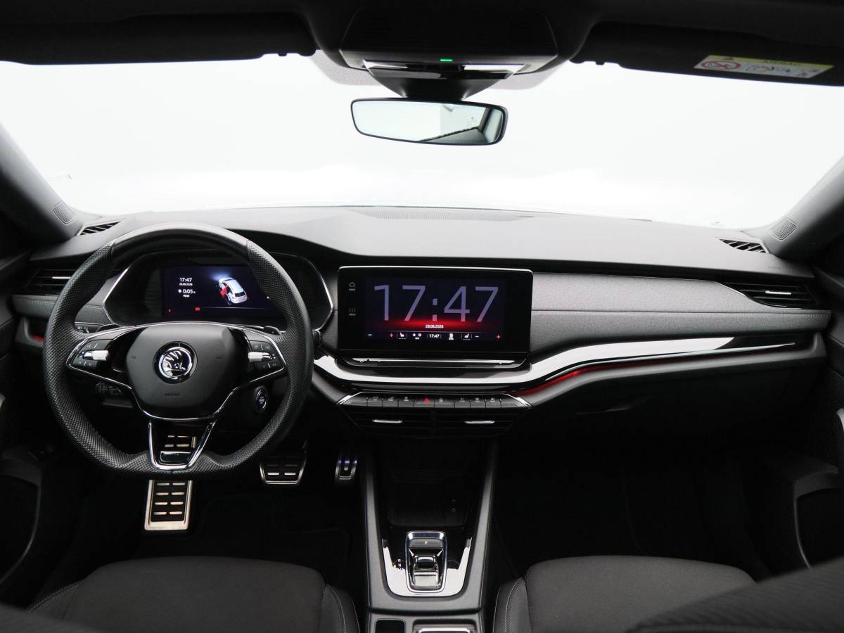 Škoda Octavia Skoda Octavia Combi 1.4 TSI iV 204 Pk PHEV Sportline Business | Panoramadak | Adaptive Cruise | 17 Inch | Sportstoelen | Privacy Glass | Stoelverwarming | 89.640 Km!!