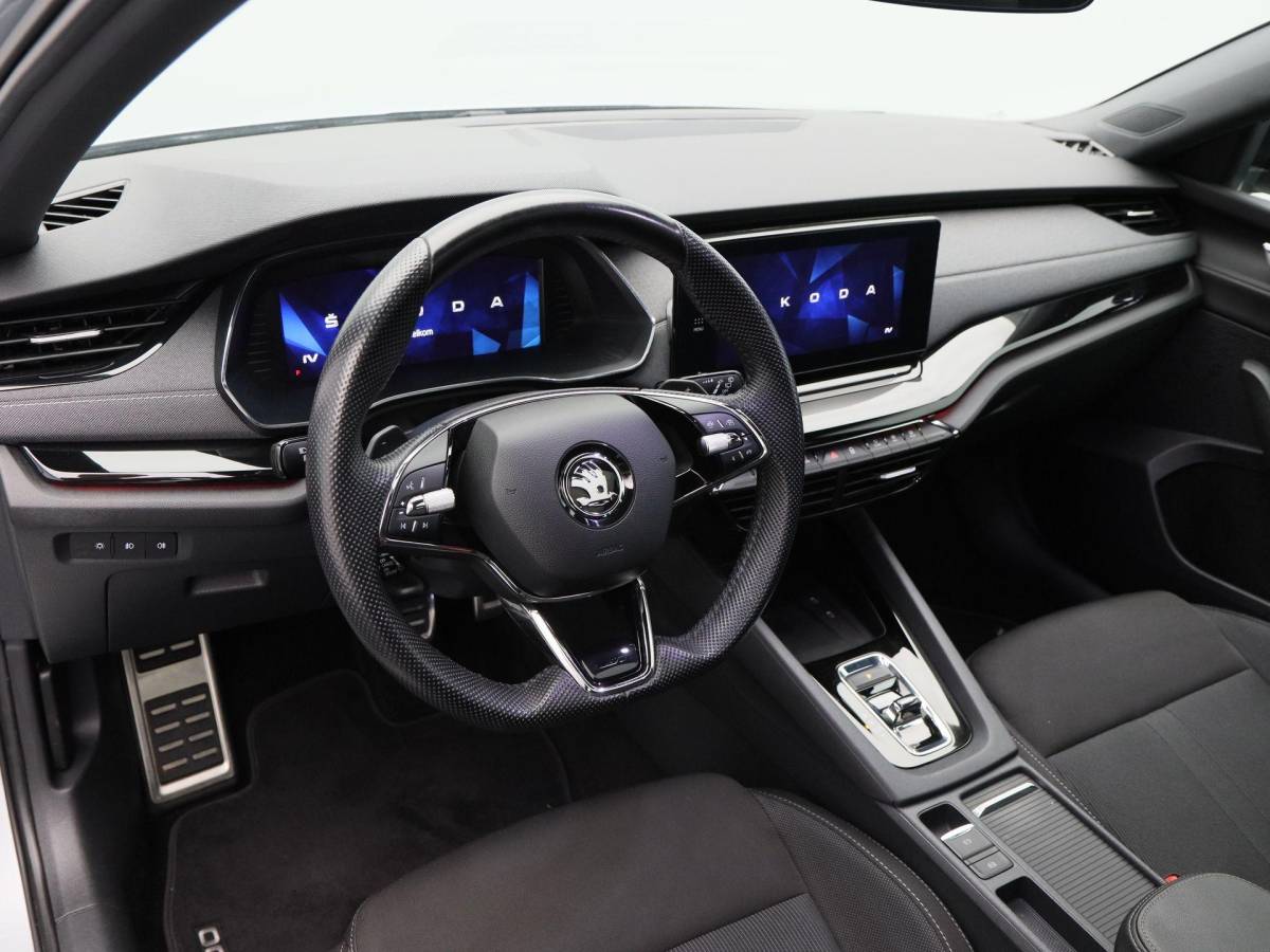 Škoda Octavia Skoda Octavia Combi 1.4 TSI iV 204 Pk PHEV Sportline Business | Panoramadak | Adaptive Cruise | 17 Inch | Sportstoelen | Privacy Glass | Stoelverwarming | 89.640 Km!!
