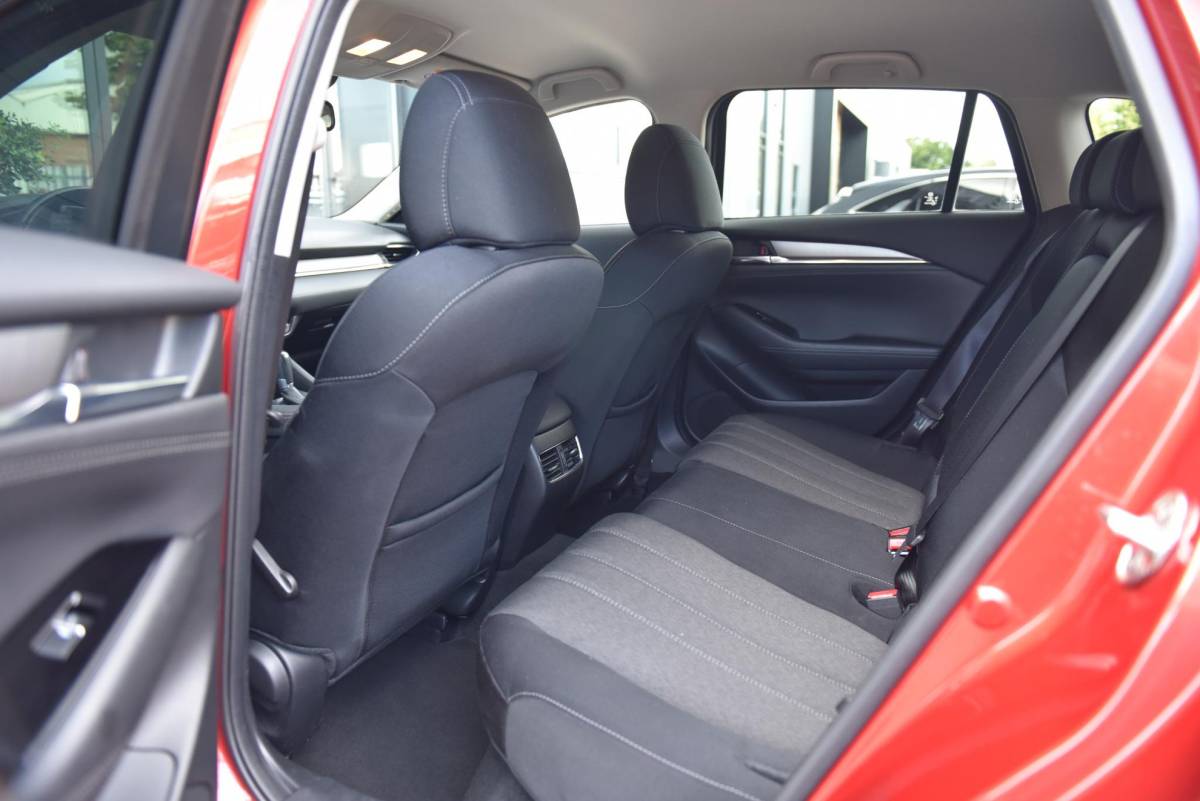 Mazda 6 Mazda 6 Sportbreak 2.0 SkyActiv-G 165 Trekhaak Navi Clima Cruise Nette Auto