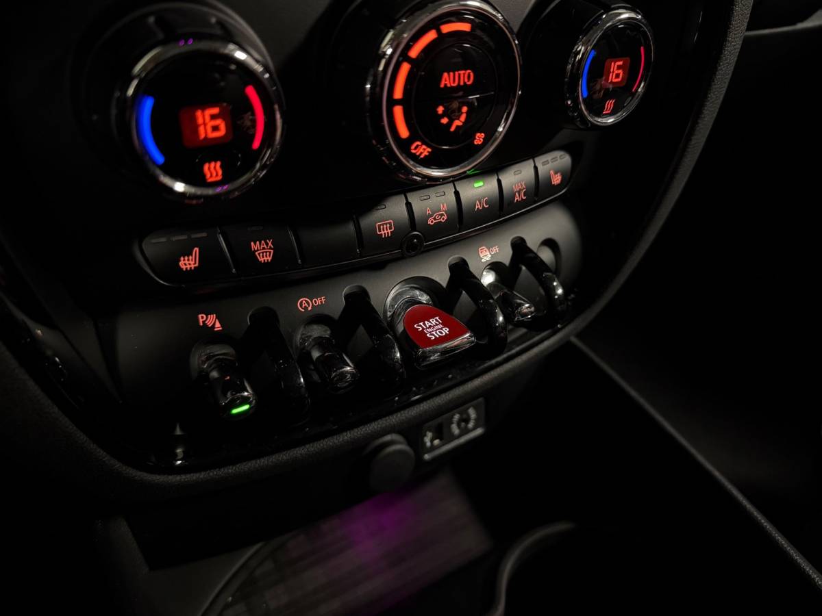 MINI Clubman Mini Clubman 1.5 Cooper Chili Serious Business *Dealer OH* Stoelverw.|Keyless|Navi|Cruise|PDC|Half-leder|Sfeerverlichting
