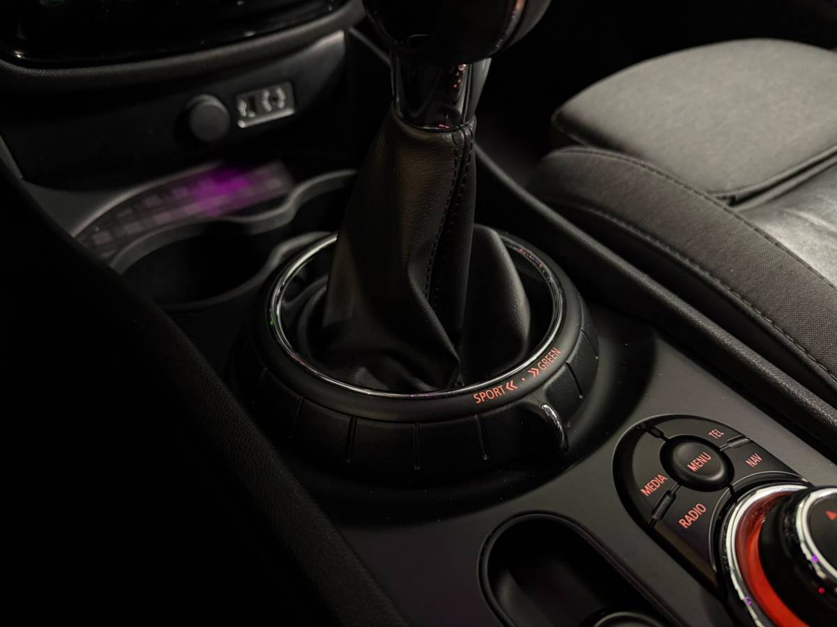 MINI Clubman Mini Clubman 1.5 Cooper Chili Serious Business *Dealer OH* Stoelverw.|Keyless|Navi|Cruise|PDC|Half-leder|Sfeerverlichting
