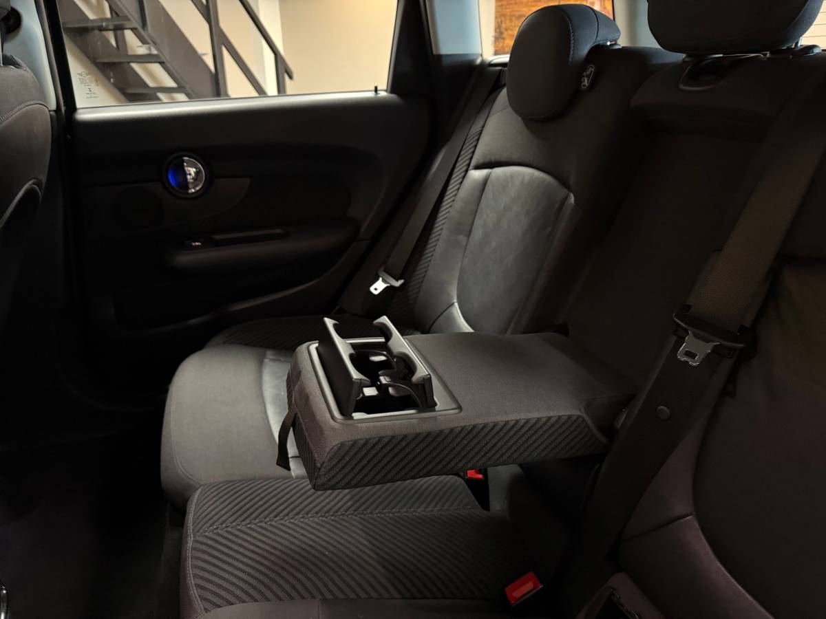 MINI Clubman Mini Clubman 1.5 Cooper Chili Serious Business *Dealer OH* Stoelverw.|Keyless|Navi|Cruise|PDC|Half-leder|Sfeerverlichting