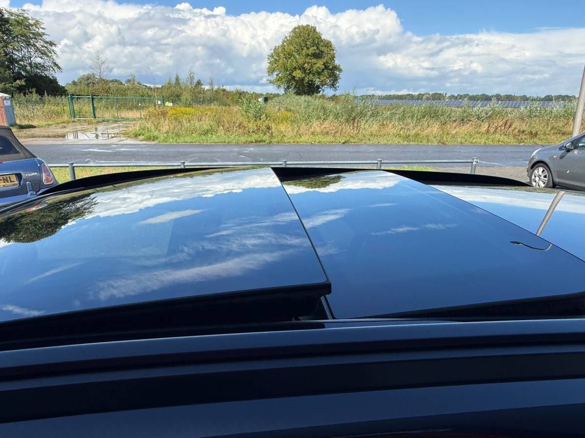 BMW 3 Serie BMW 318i 2.0 LCI M-Sport Pano NaviProf Leer Stoelvw Trekhaak