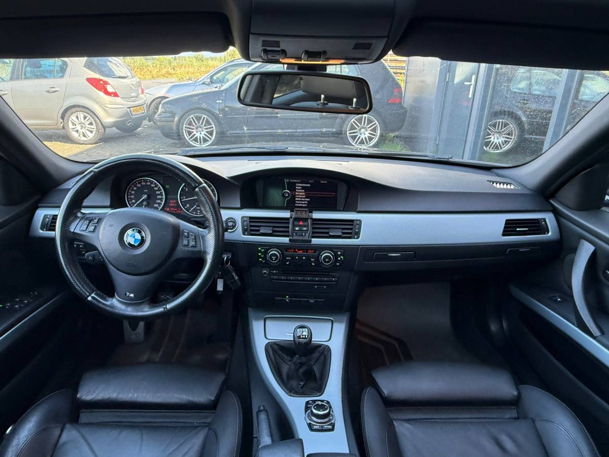 BMW 3 Serie BMW 318i 2.0 LCI M-Sport Pano NaviProf Leer Stoelvw Trekhaak