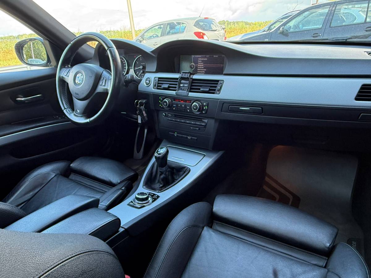 BMW 3 Serie BMW 318i 2.0 LCI M-Sport Pano NaviProf Leer Stoelvw Trekhaak