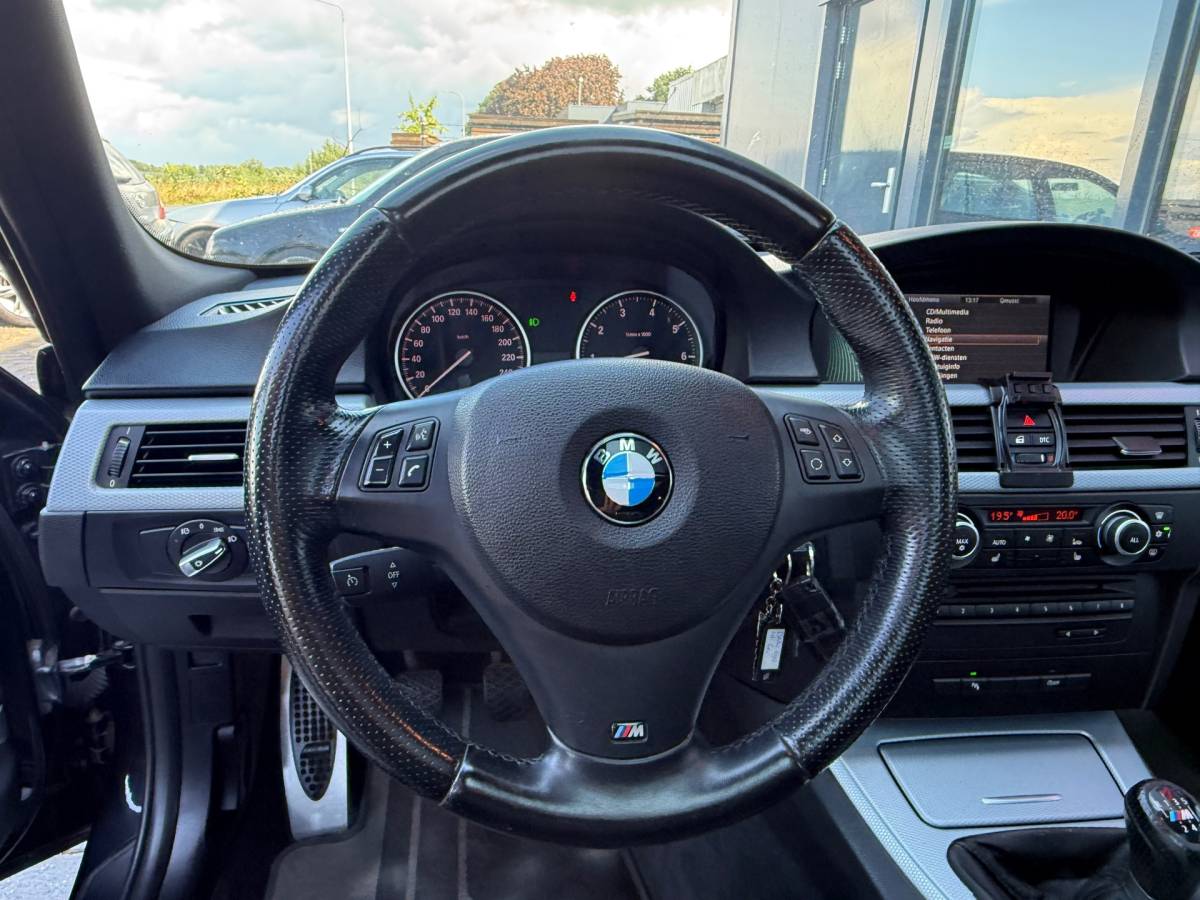 BMW 3 Serie BMW 318i 2.0 LCI M-Sport Pano NaviProf Leer Stoelvw Trekhaak