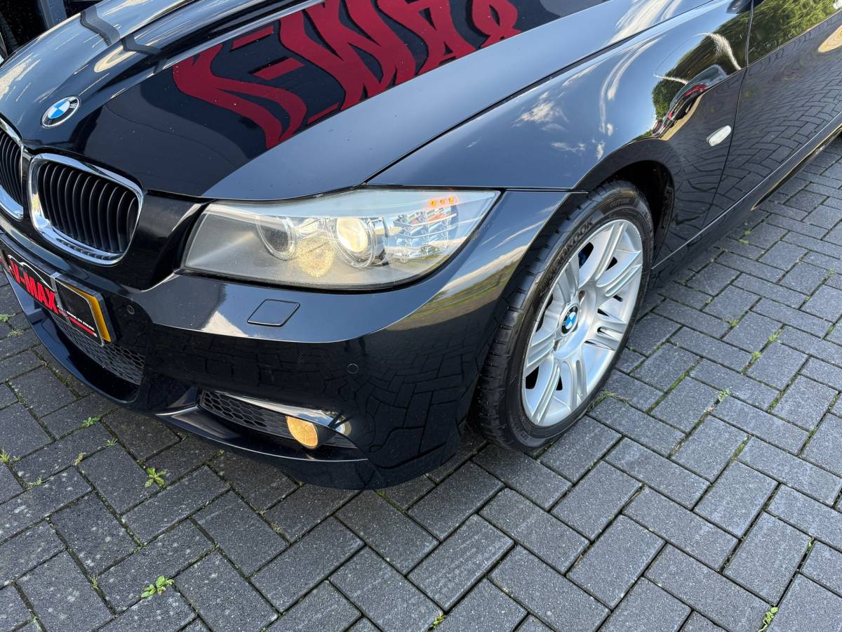 BMW 3 Serie BMW 318i 2.0 LCI M-Sport Pano NaviProf Leer Stoelvw Trekhaak