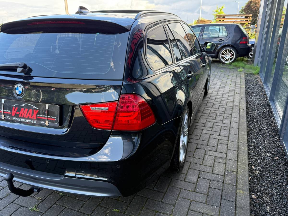 BMW 3 Serie BMW 318i 2.0 LCI M-Sport Pano NaviProf Leer Stoelvw Trekhaak