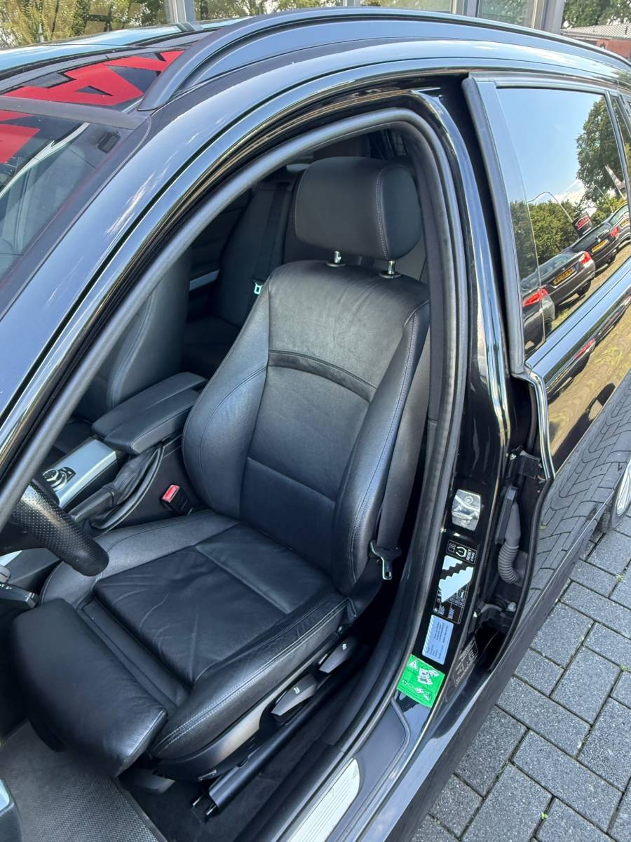 BMW 3 Serie BMW 318i 2.0 LCI M-Sport Pano NaviProf Leer Stoelvw Trekhaak