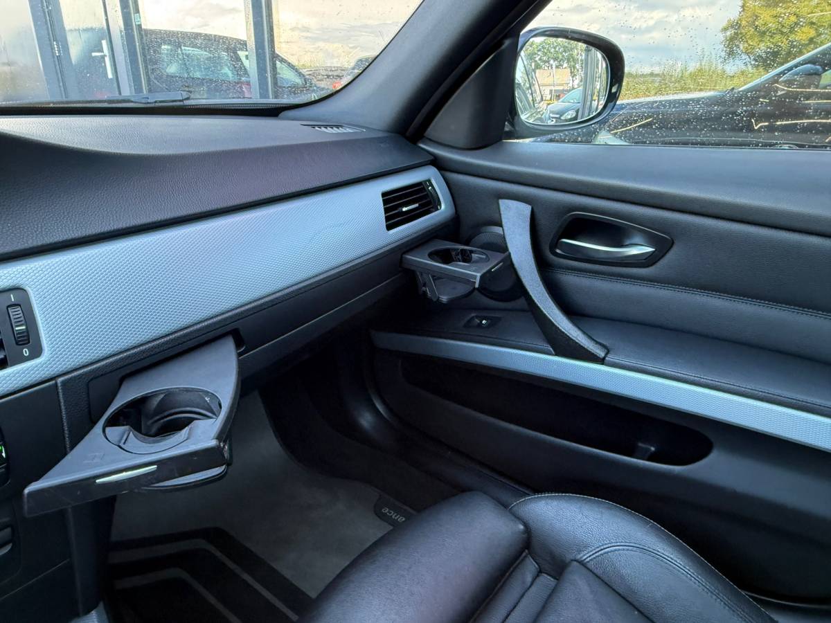 BMW 3 Serie BMW 318i 2.0 LCI M-Sport Pano NaviProf Leer Stoelvw Trekhaak