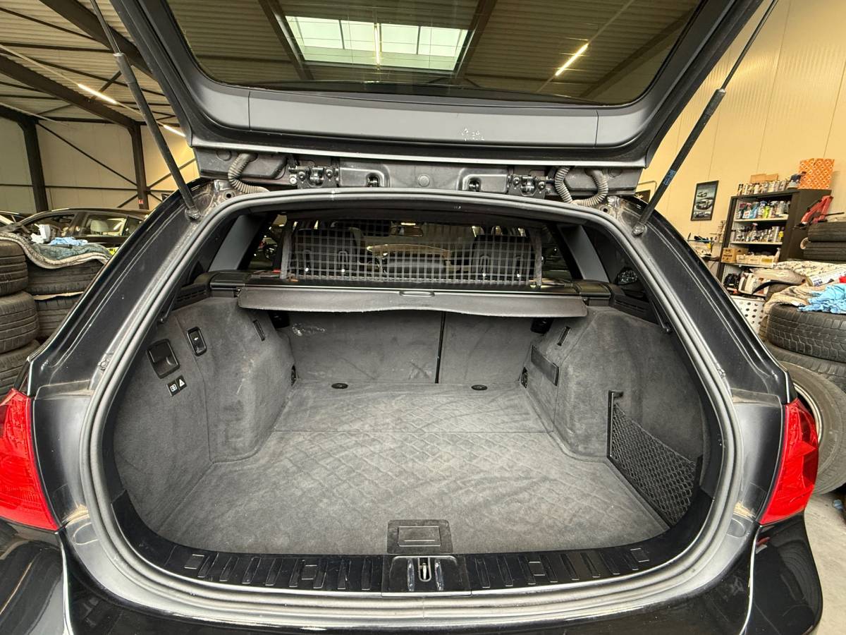 BMW 3 Serie BMW 318i 2.0 LCI M-Sport Pano NaviProf Leer Stoelvw Trekhaak