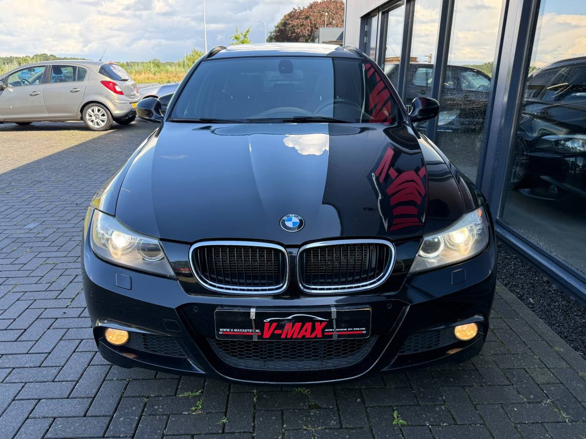 BMW 3 Serie BMW 318i 2.0 LCI M-Sport Pano NaviProf Leer Stoelvw Trekhaak