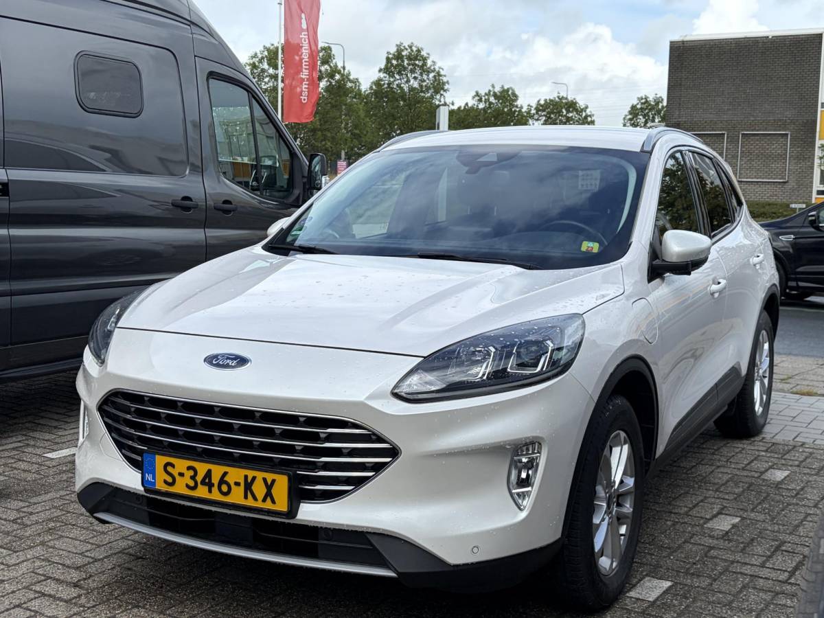 Ford Kuga Ford Kuga 2.5 PHEV Titanium | Winter Pack | achterruitrijcamera | SYNC 3 navigatie