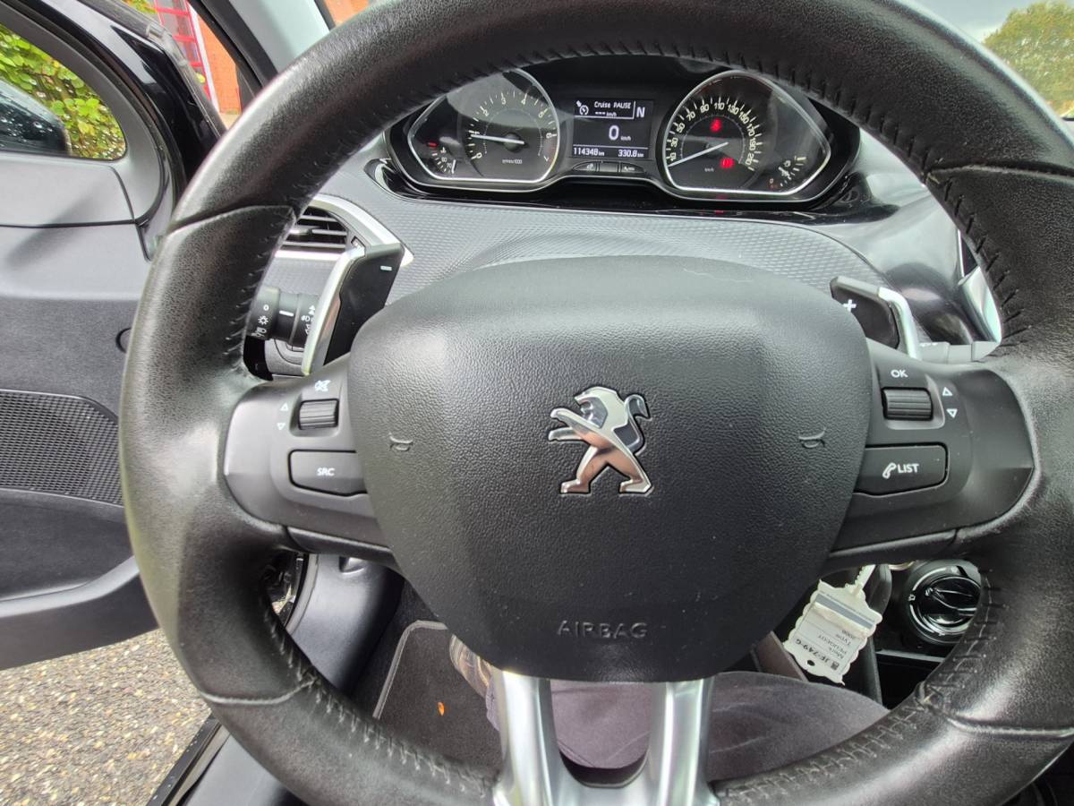 Peugeot 2008 Peugeot 2008 1.2 PureTech Blue Lion,automaat