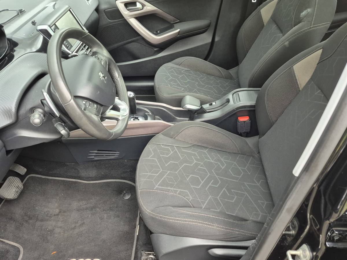 Peugeot 2008 Peugeot 2008 1.2 PureTech Blue Lion,automaat