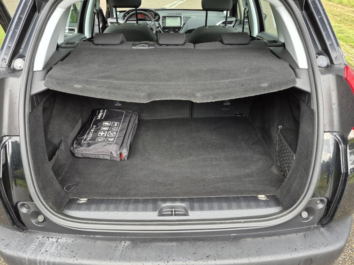 Peugeot 2008 Peugeot 2008 1.2 PureTech Blue Lion,automaat