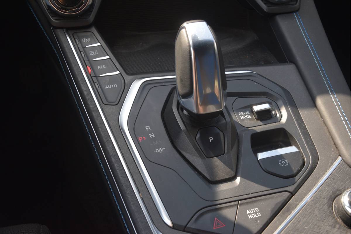 Lynk & Co 01 Lynk & Co 01 1.5 Carplay | Camera | LMV | Bluetooth | Navi