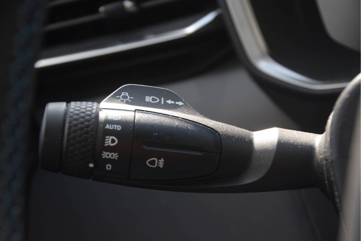 Lynk & Co 01 Lynk & Co 01 1.5 Carplay | Camera | LMV | Bluetooth | Navi