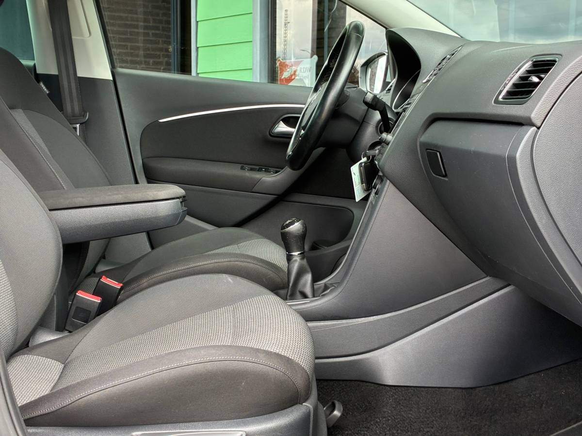 Volkswagen Polo Volkswagen Polo 1.2 TSI Highline|2e Eigenaar|Climatronic|CruiseControl|PDC|LM-Velgen|Nieuwe APK|NAP|