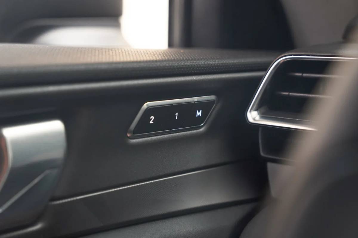 Lynk & Co 01 Lynk & Co 01 1.5 PHEV [ Panorama Navi 360°-Camera Keyless ]
