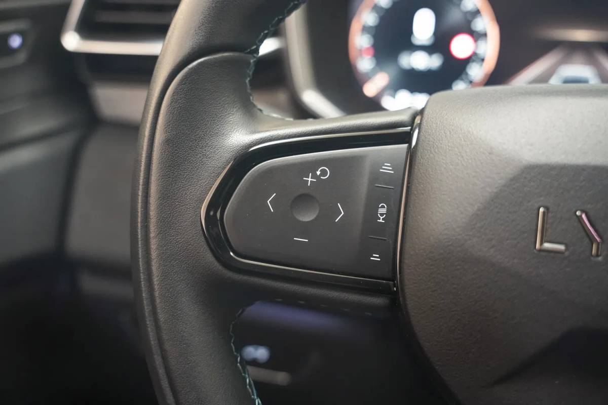 Lynk & Co 01 Lynk & Co 01 1.5 PHEV [ Panorama Navi 360°-Camera Keyless ]