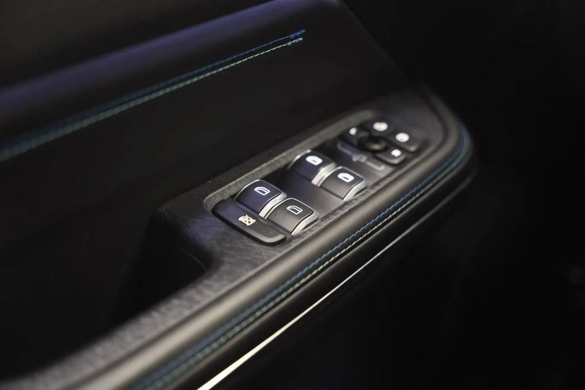 Lynk & Co 01 Lynk & Co 01 1.5 PHEV [ Panorama Navi 360°-Camera Keyless ]