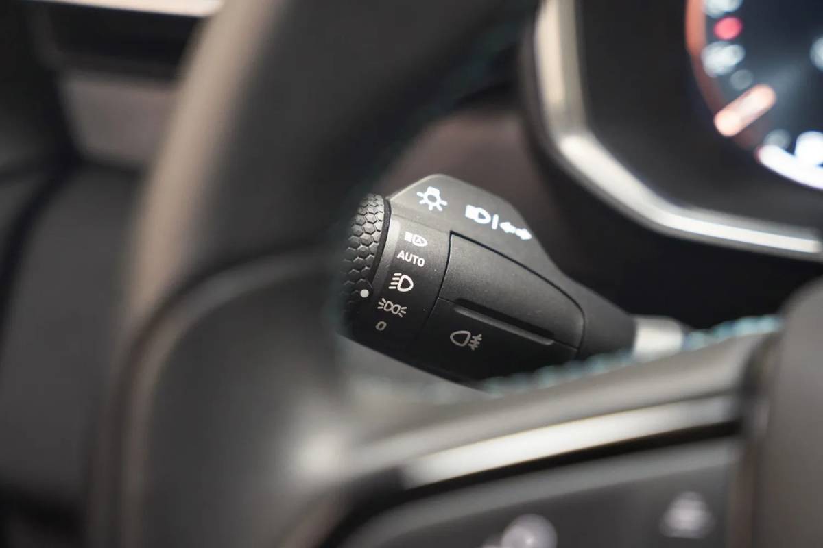 Lynk & Co 01 Lynk & Co 01 1.5 PHEV [ Panorama Navi 360°-Camera Keyless ]