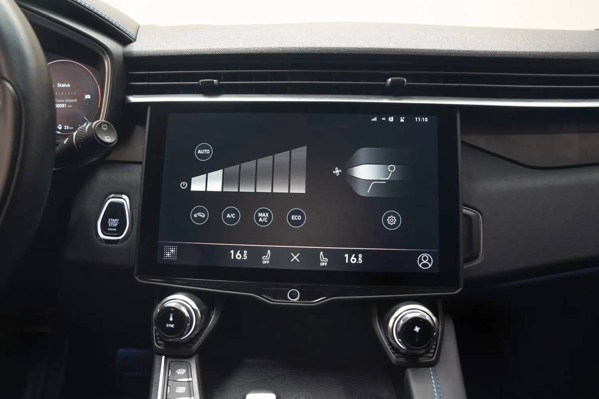 Lynk & Co 01 Lynk & Co 01 1.5 PHEV [ Panorama Navi 360°-Camera Keyless ]