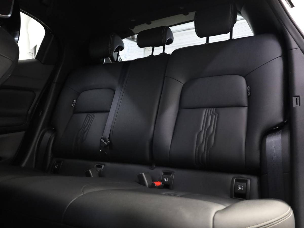 Nissan Juke Nissan Juke 1.6 Hybrid Business Premium Tekna | Bose Audio | Parelmoer lak | Stuur en Stoelverwarming | 360 Camera