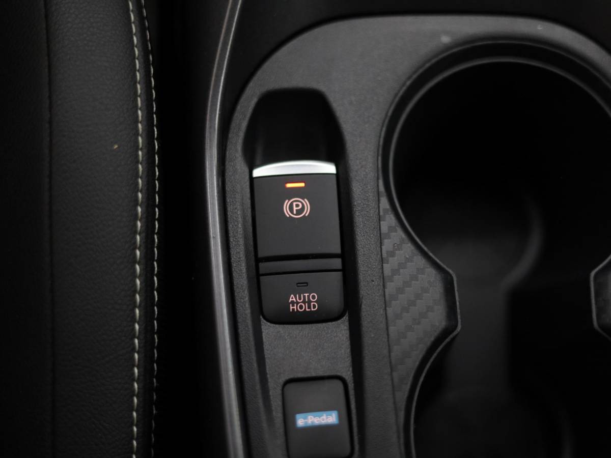 Nissan Juke Nissan Juke 1.6 Hybrid Business Premium Tekna | Bose Audio | Parelmoer lak | Stuur en Stoelverwarming | 360 Camera