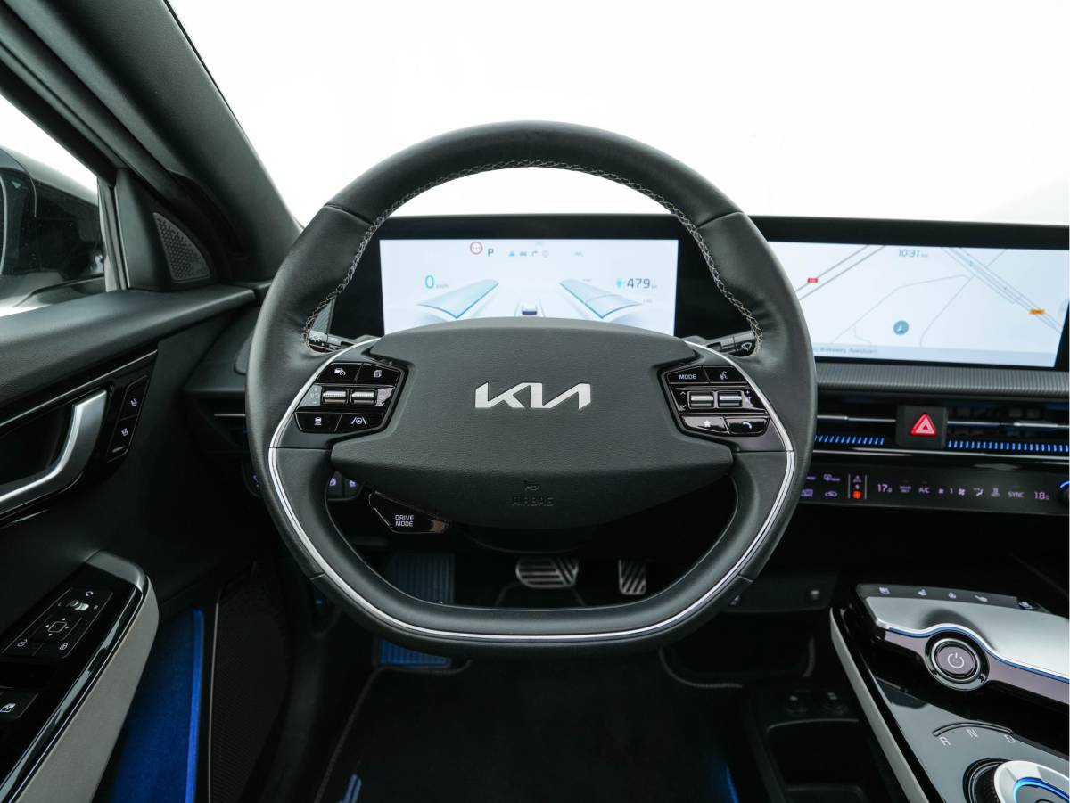 Kia EV6 Kia EV6 GT-Line AWD 77.4 kWh [3-Fase-11kW] (INCL-BTW) Aut. *PANO | HEAD-UP | LEATHER-ALCANTARA | ADAPTIVE-CRUISE | DIGI-COCKPIT | MERIDIAN-AUDIO | MEMORYPACK | FULL-LED | KEYLESS | TOPVIEW | DAB | BLINDSPOT | NAVI-FULLMAP | 20”ALU |